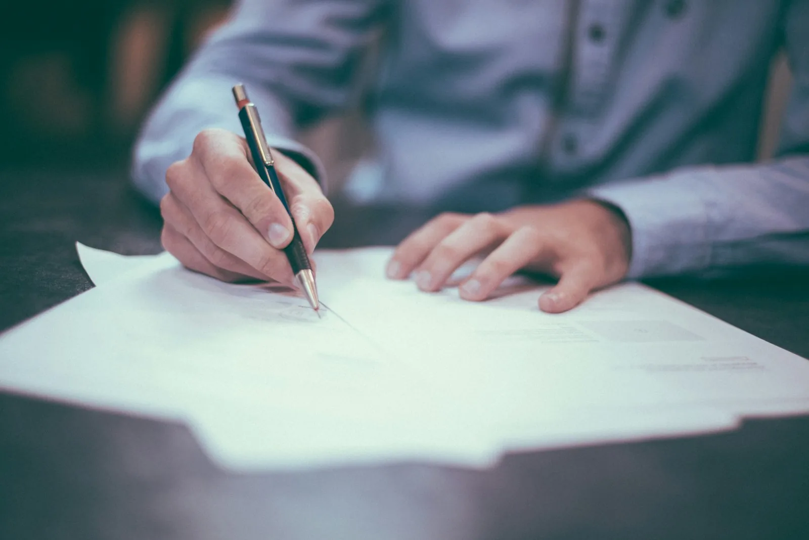 Firma de contratos de propiedad intelectual